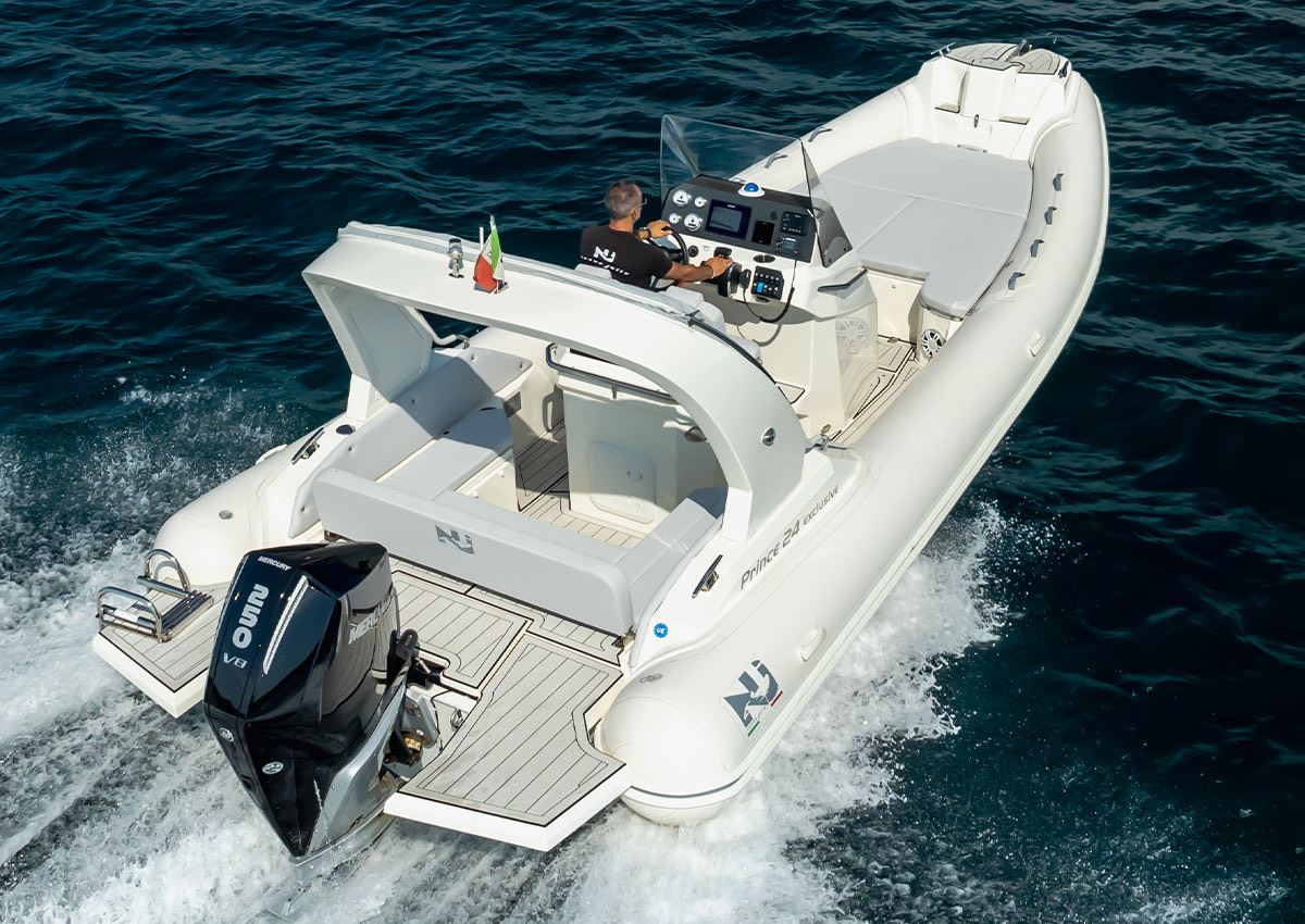 Gommone sportivo con rivestimento nautico ItalDek in EVA: antiscivolo grigio